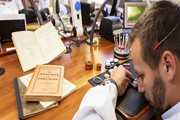 深圳欧米茄名表维修店地址